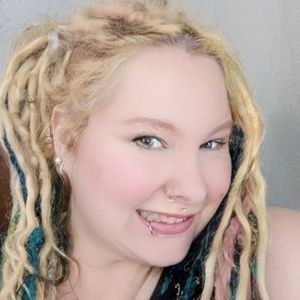 Meet your Posher, Stacie